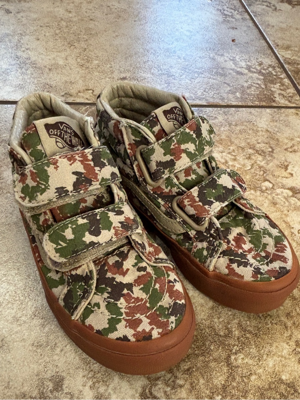 Vans Kids Camo Sk8-Mid V Velcro Sneakers Woodland Camo Gum Sole
